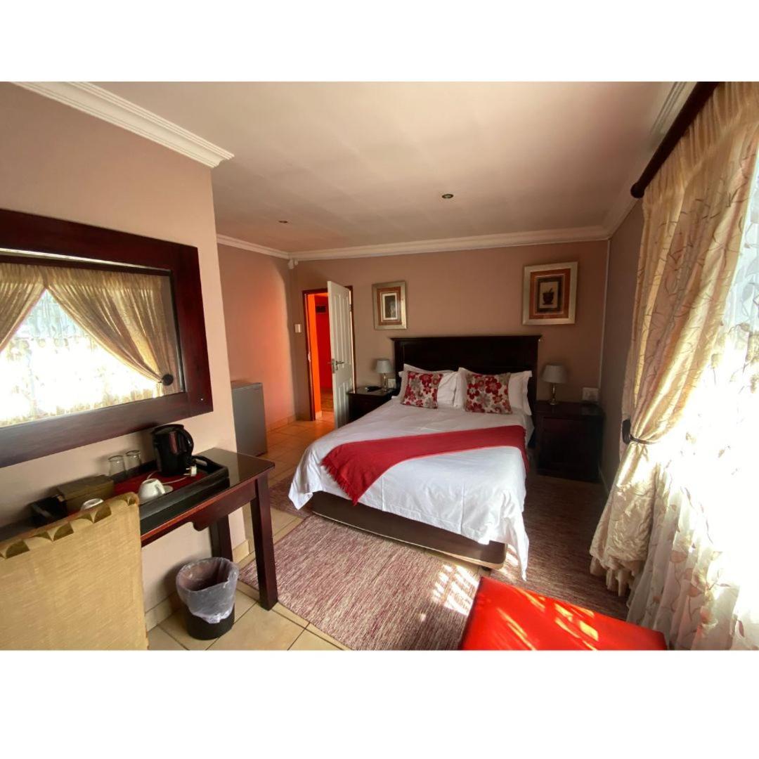 Madlula'S Guesthouse ピーターマリッツバーグ エクステリア 写真