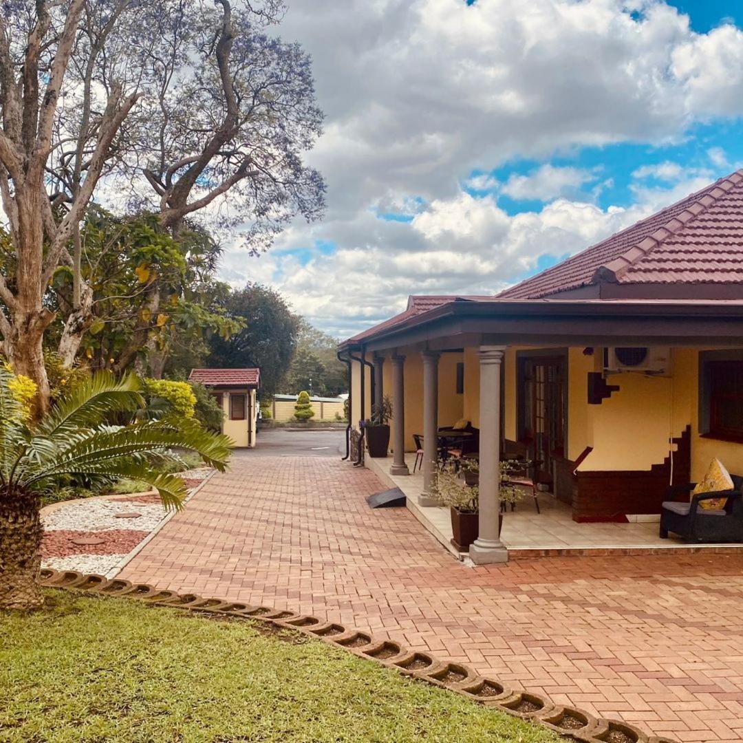 Madlula'S Guesthouse ピーターマリッツバーグ エクステリア 写真