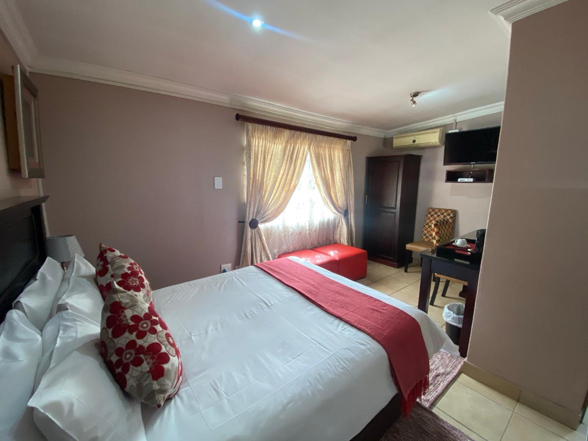 Madlula'S Guesthouse ピーターマリッツバーグ エクステリア 写真