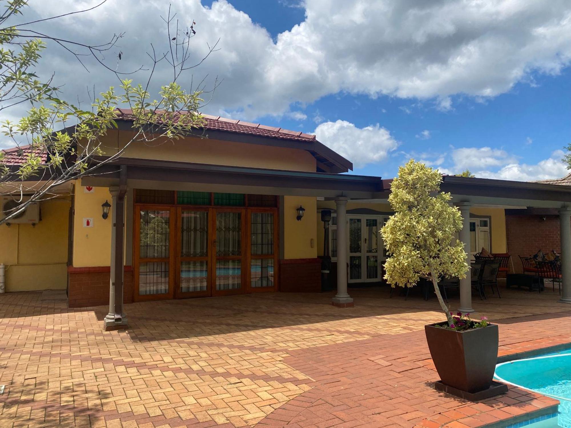 Madlula'S Guesthouse ピーターマリッツバーグ エクステリア 写真